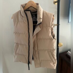 Tna Powder Parka vest Aritzia